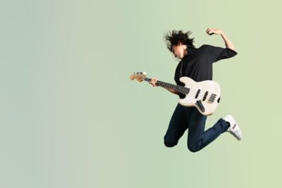 Beginner Guitar Lessons (Online & In Person)